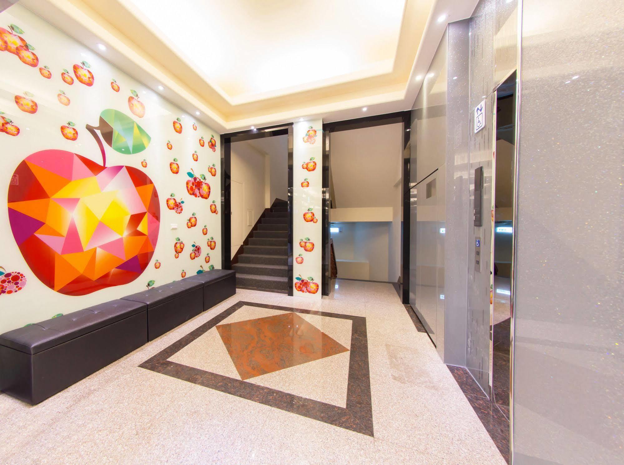 Vintage Apple Hotel Тайбэй Экстерьер фото